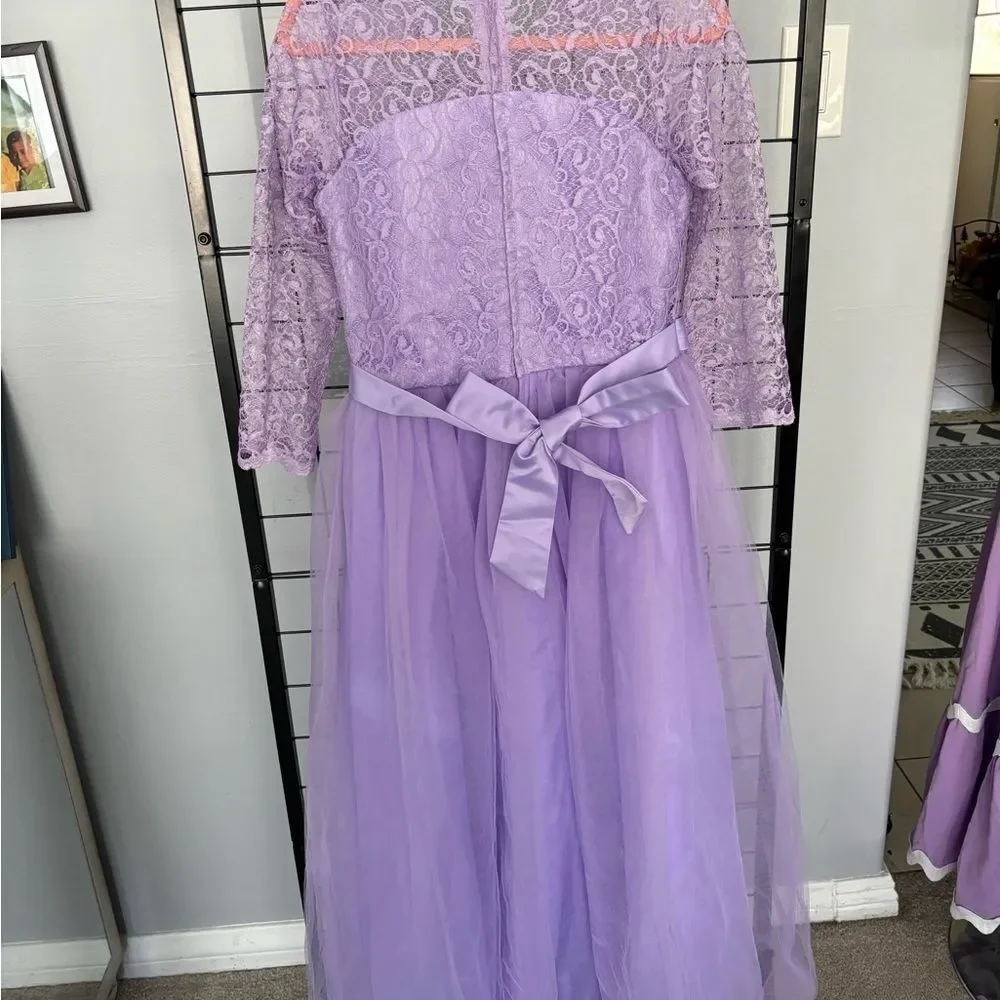 Formal Lavender Lace & Tulle Long Sleeved Gown NWOT size 170 (14/16)